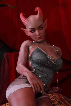 Premium Elf Fantasy Sex Puppe mit detaillierten Merkmalen